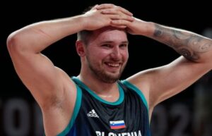 Luka su komandos draugais šventė aistringai