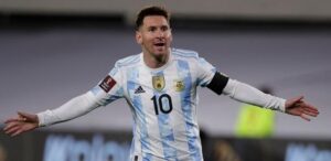 Messi į Bolivijos vartus kamuolį siuntė tris sykius